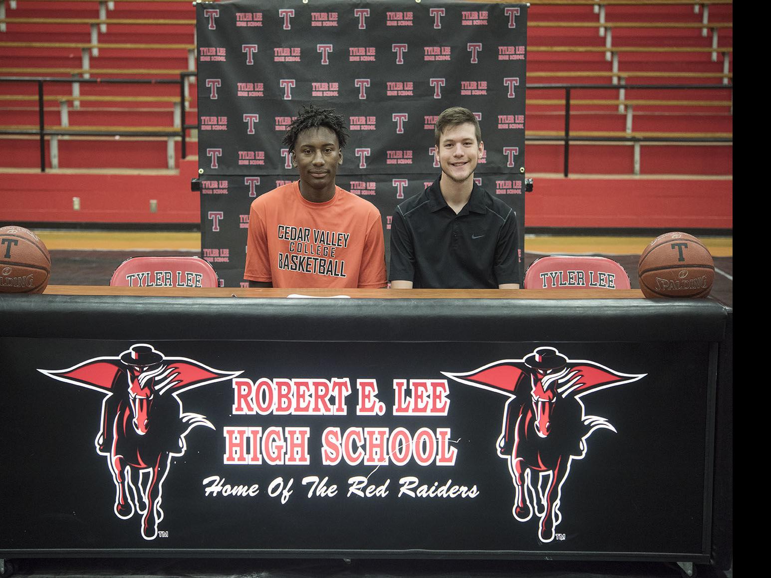 Robert E Lee Basketball Players Sign Collegiate Letters Of Intent