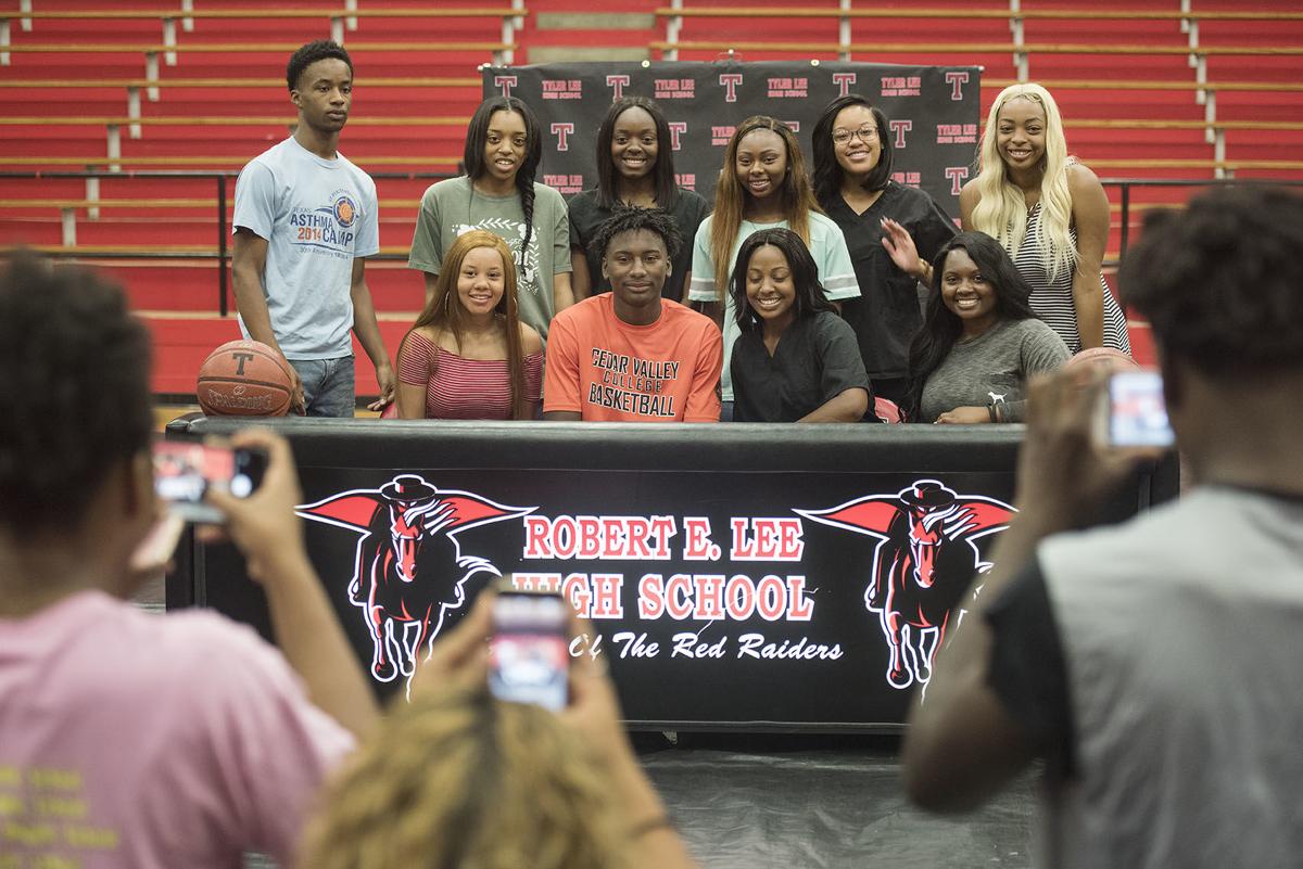 Lee S Curtis Jones Will Play Basketball For Cedar Valley College