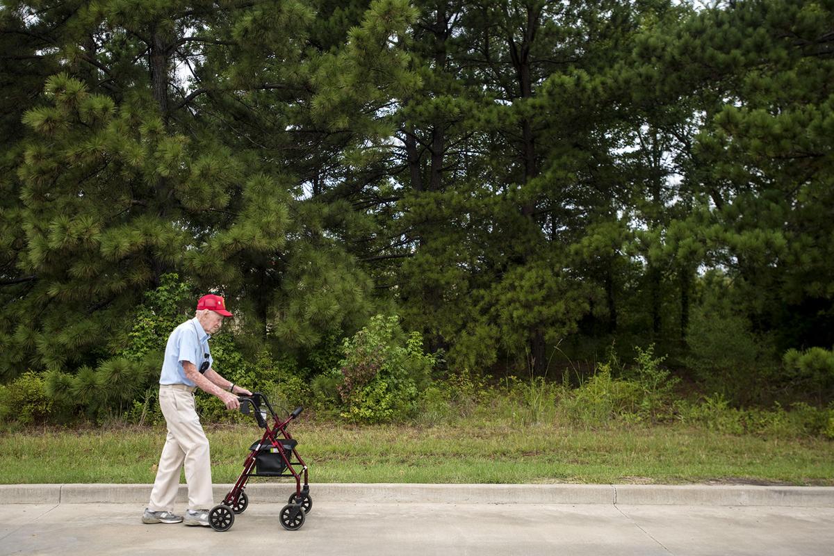 91-Year-Old WWII Marine Veteran Walks Six Miles Each Day