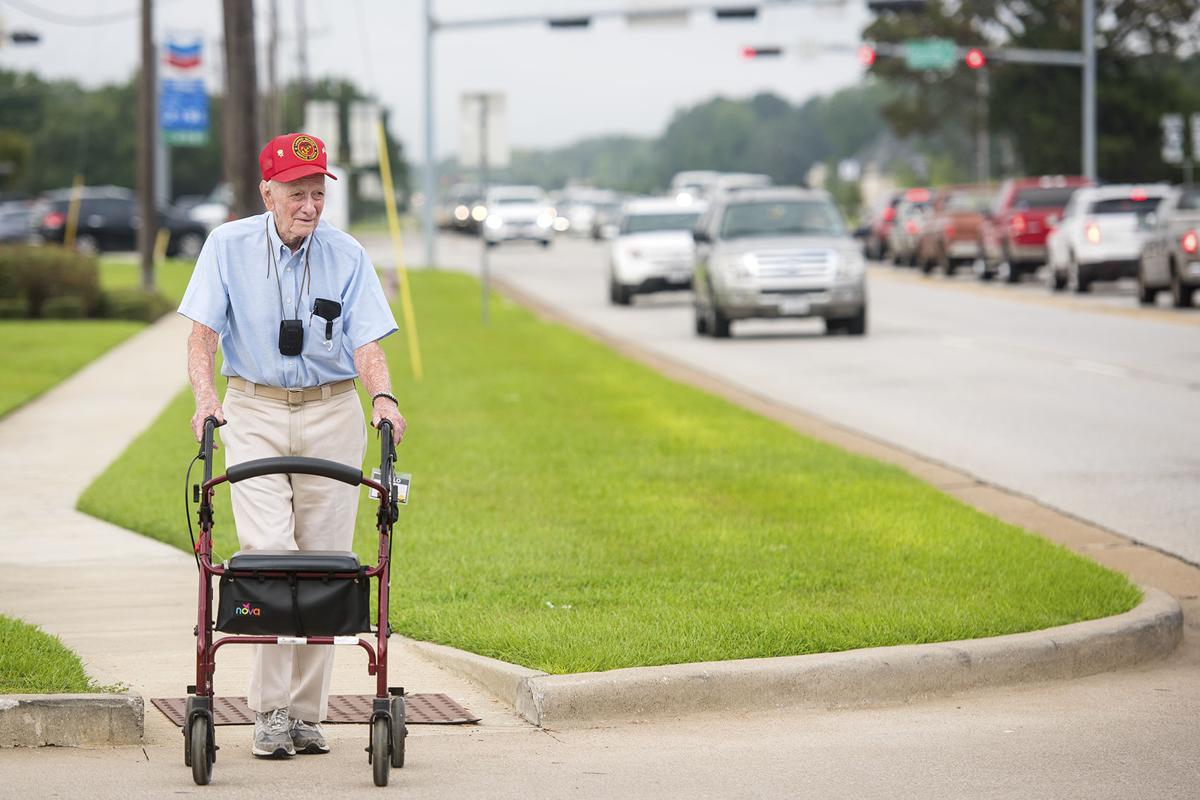 91-Year-Old WWII Marine Veteran Walks Six Miles Each Day