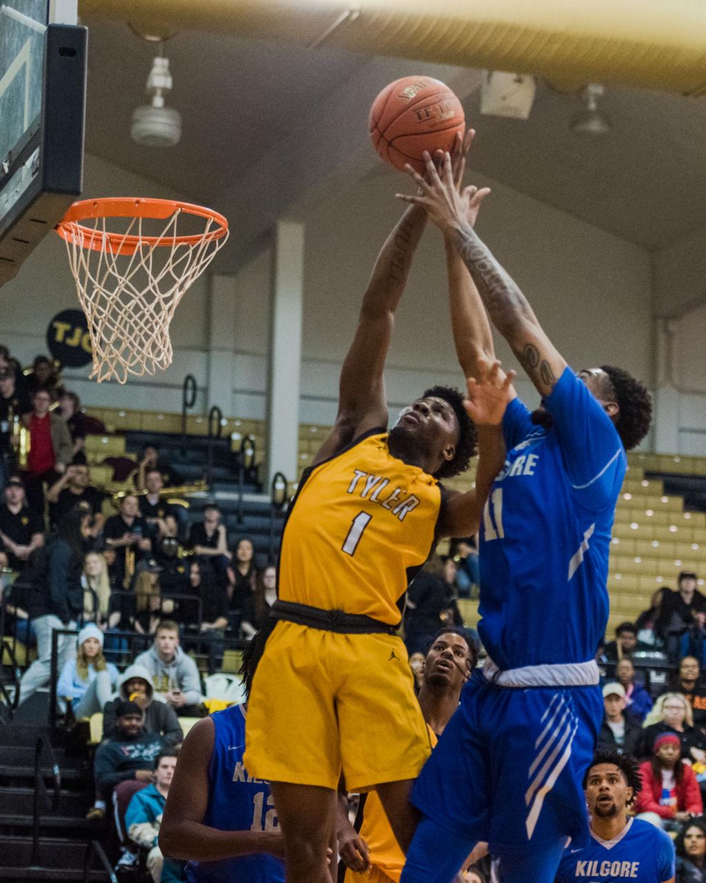 Apaches Honored Tjc S Shahada Wells Mike Marquis Earn Top Honors