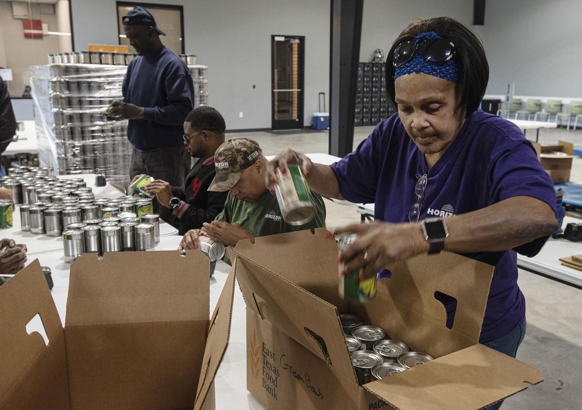 11262019_local_lighthouse_blind_volunteers_06web.jpg