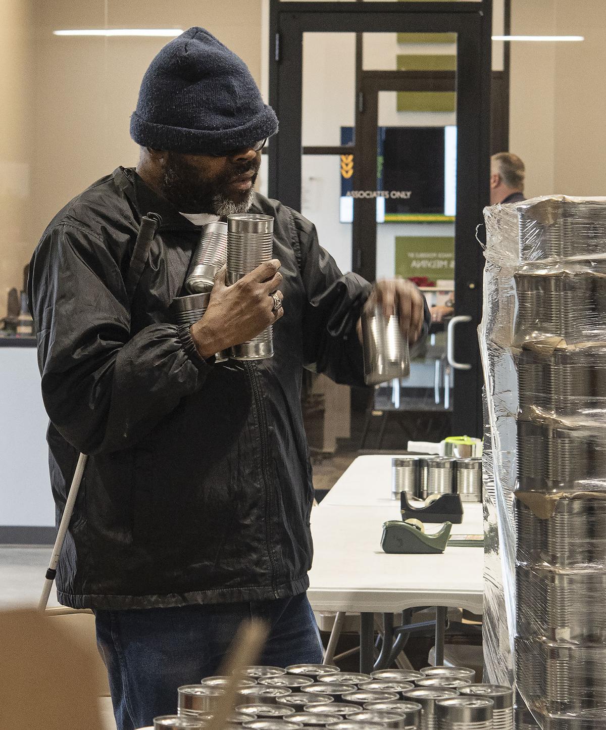 11262019_local_lighthouse_blind_volunteers_08web.jpg
