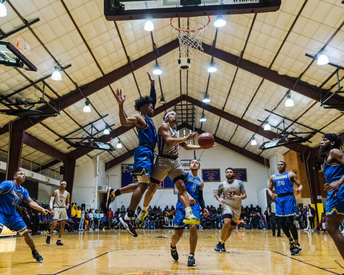 Naia Basketball Jarvis Cc Upsets Texas College College
