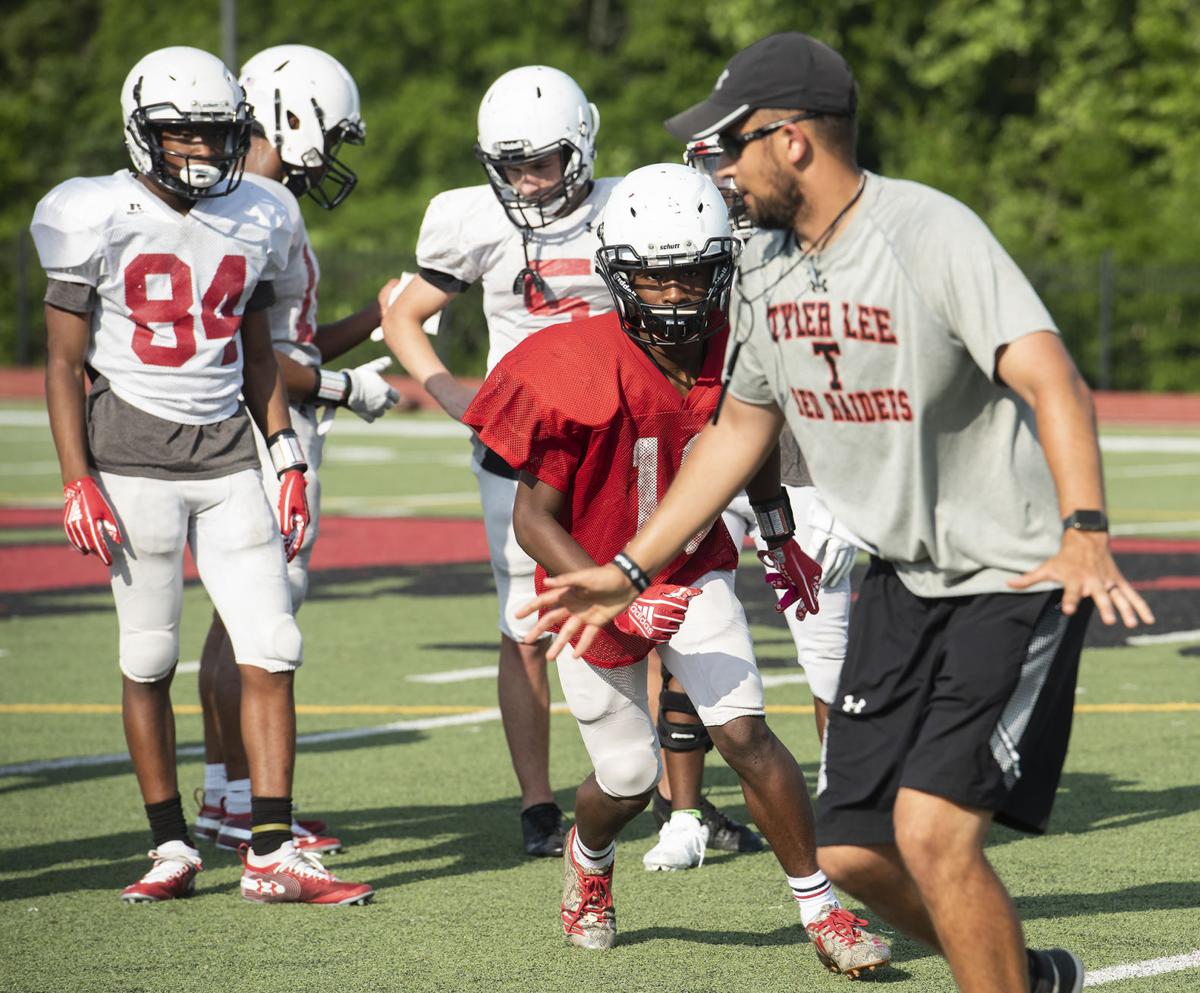 Robert E. Lee High School Football Practice | | tylerpaper.com