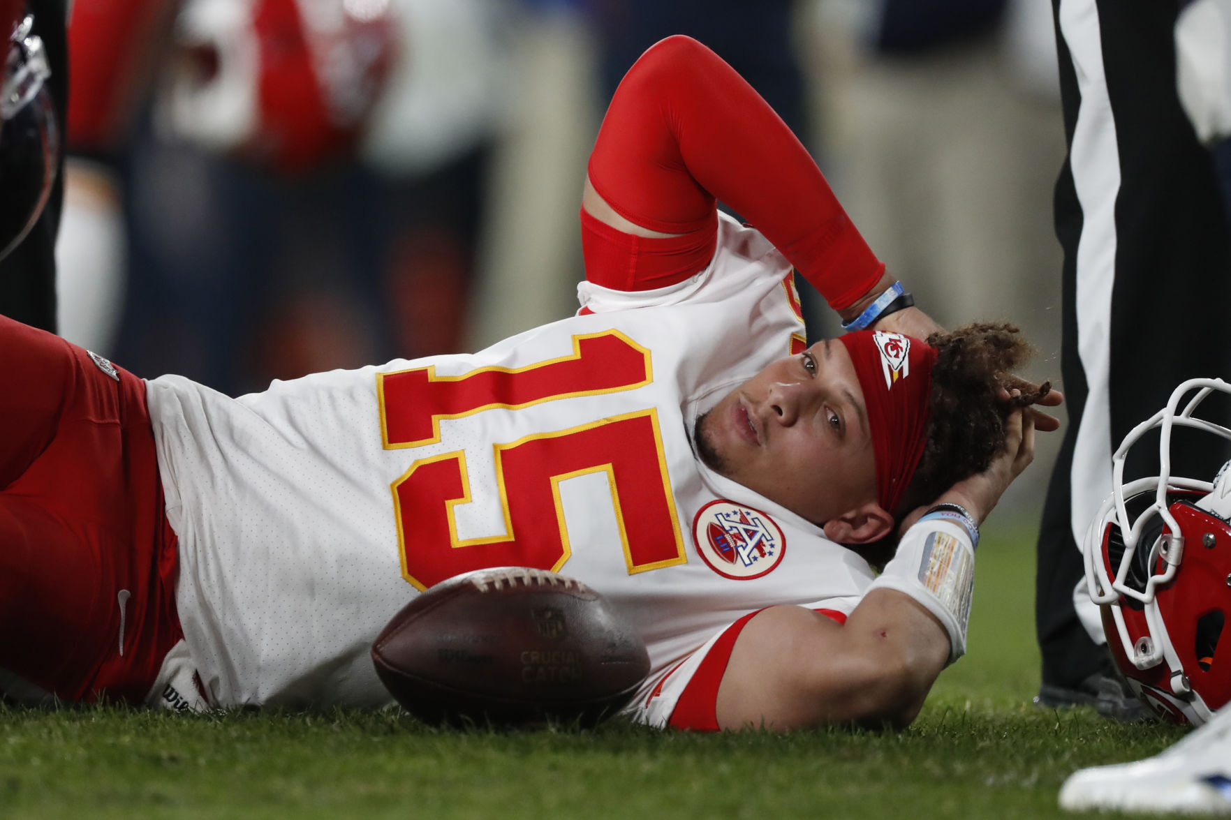 Patrick Mahomes Hurts Knee In Chiefs' Win Over Broncos | Pro ...