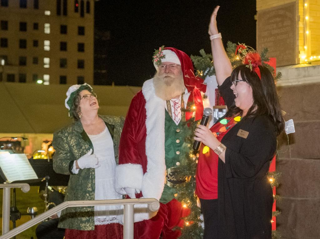 Chester Il Christmas Parade 2022 Holiday Glow: Ceremony Opens Wonderland Of Lights In Marshall | Local News  | Tylerpaper.com