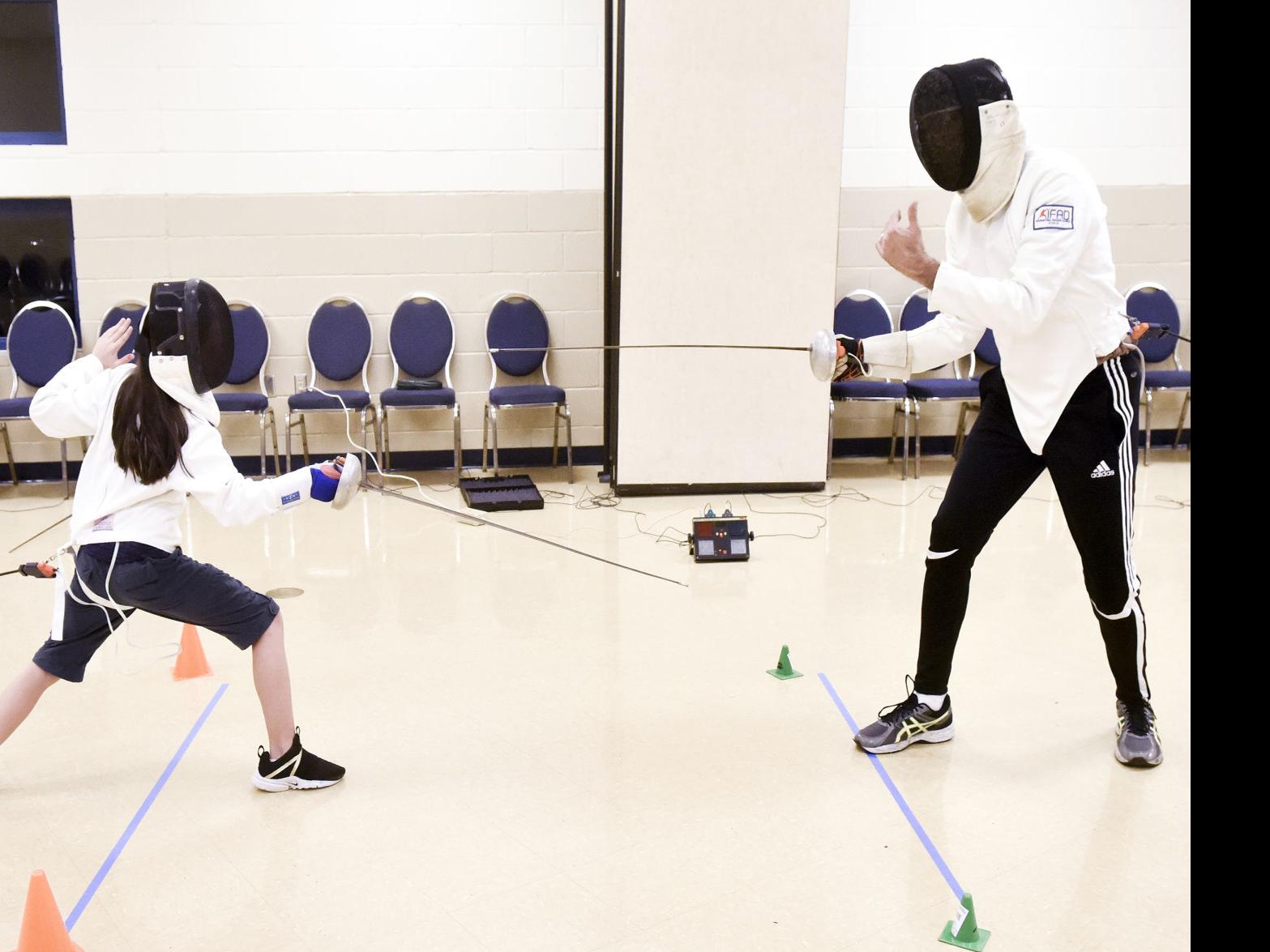 Tyler Fencing Club Launches With Classes At Glass Recreation Center Paving The Way To Big Dreams For Students Local News Tylerpaper Com