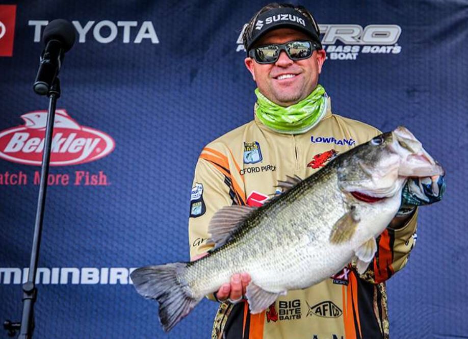 Consistency Lands Card In Lead At Bassmaster Elite Event On Lake