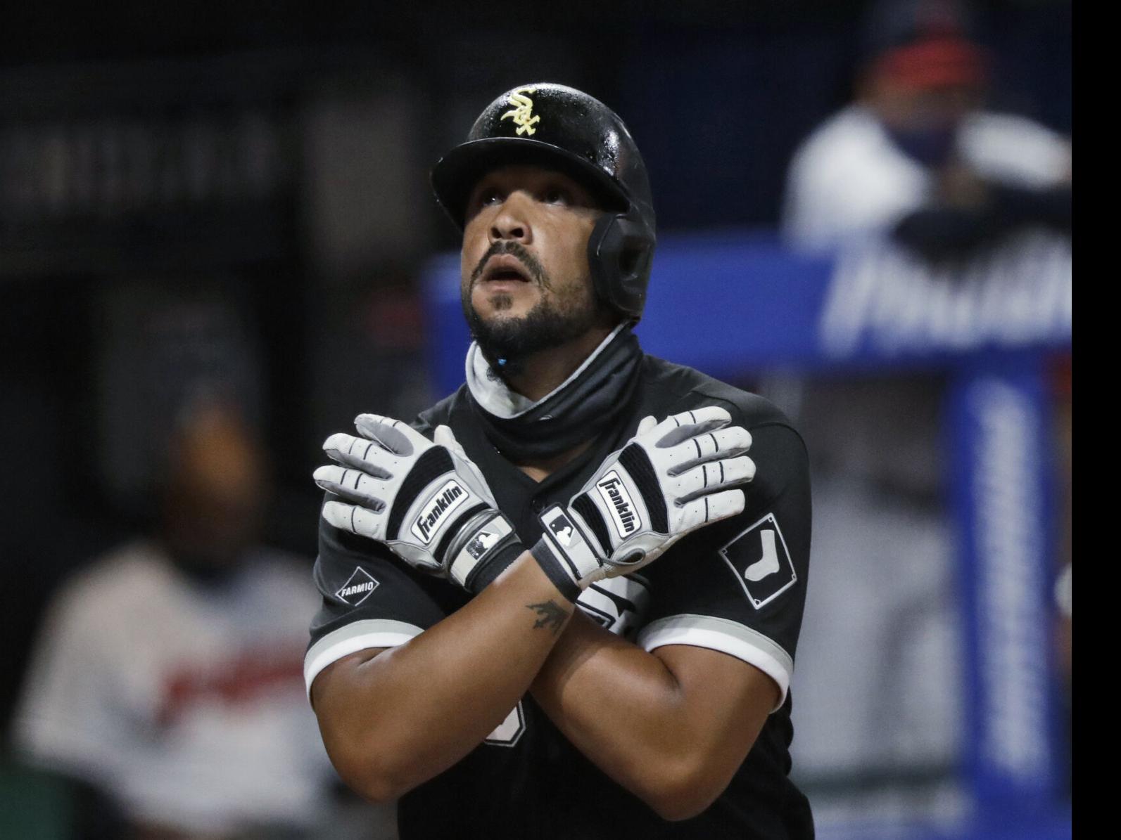 Braves' Freddie Freeman wins NL MVP, White Sox slugger José Abreu gets AL  honor