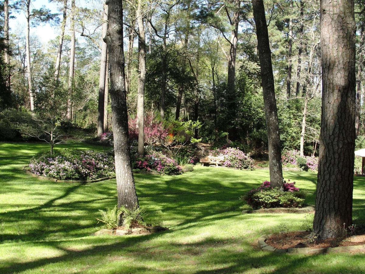 English Tradition Has A Huge Influence On Southern Garden Design
