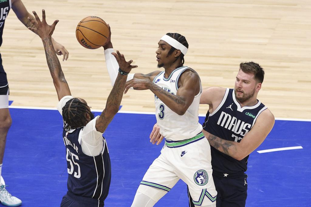 Doncic leads strong close by Mavericks for 108-105 win over Wolves in Game 1 of West finals | Sports | tylerpaper.com