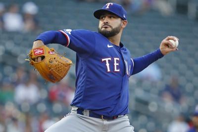 Baseball Notebook: Martin Perez accepts Rangers' $19.65M qualifying offer