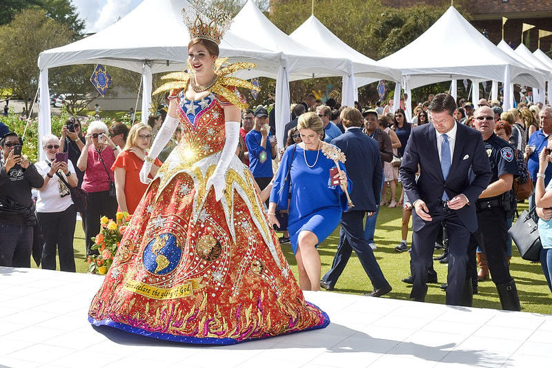Thousands Attend Queen S Tea At The Rose Garden During 84th Texas
