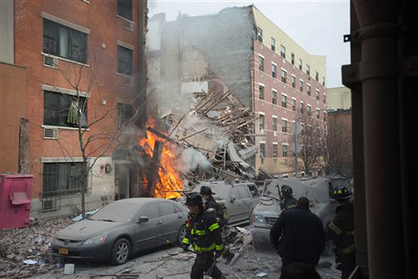 VIDEO: Gas blast destroys 2 NY buildings; 3 people dead