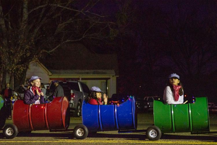 Whitehouse hosts annual Christmas parade Local News