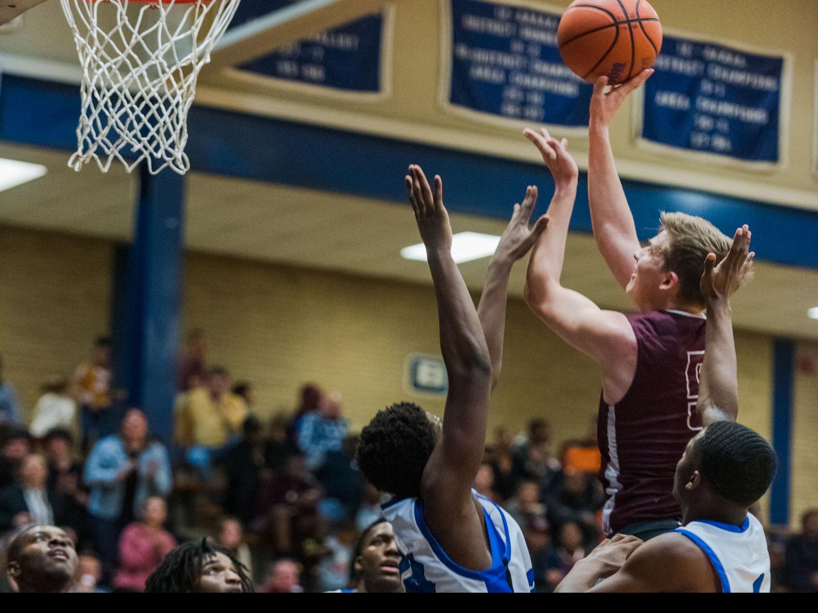 16 5a Basketball Whitehouse Sweeps John Tyler High School