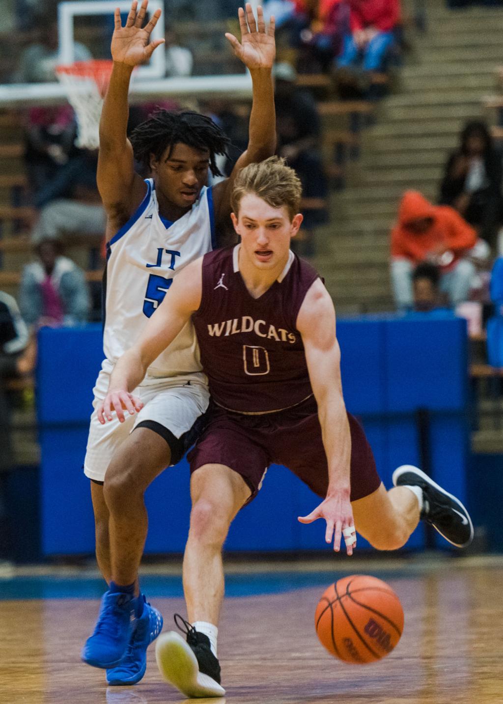 16 5a Basketball Whitehouse Sweeps John Tyler High School