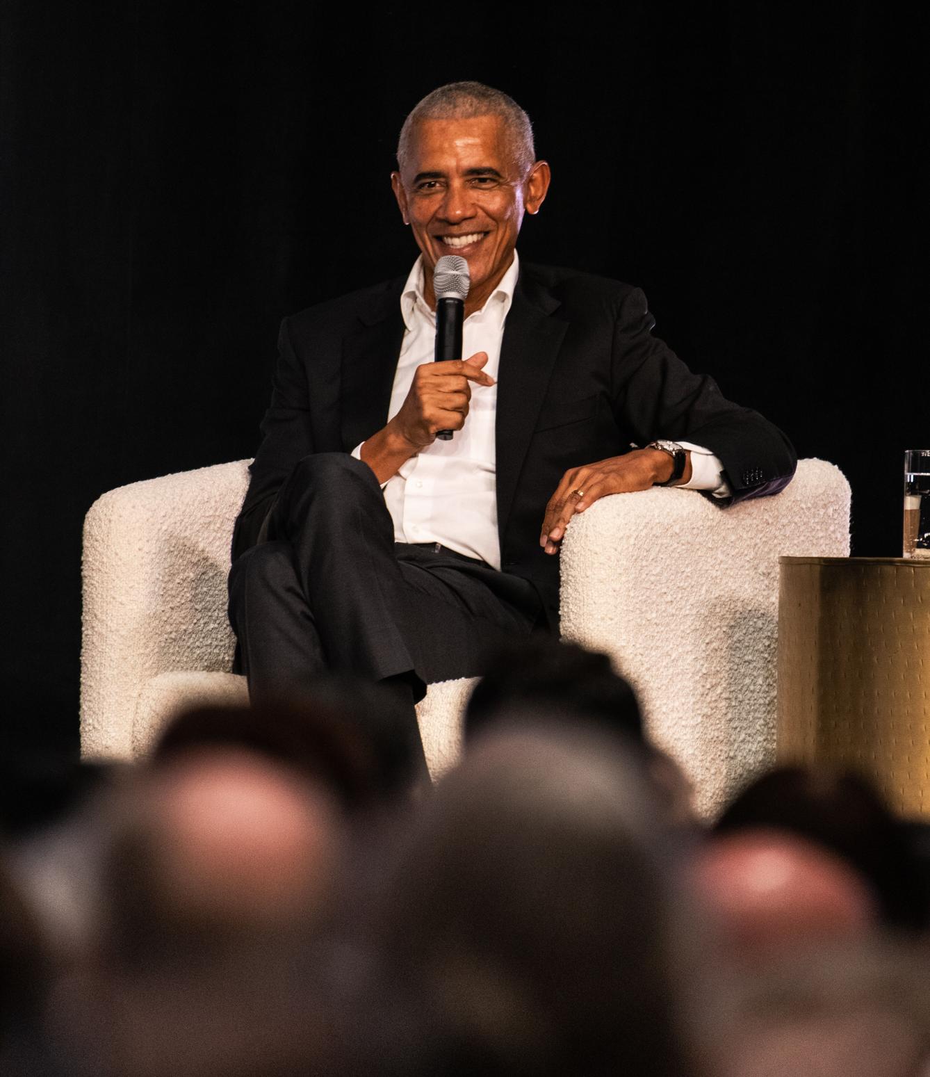 President Obama visits Bentonville for crystal bridges event | News ...