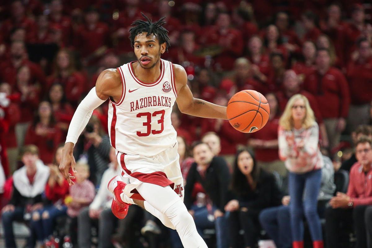 Jones Scores 38 As Hogs Suffer Fourth Straight Loss Men