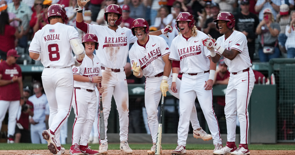 Arkansas takes down Sooners in Game 1
