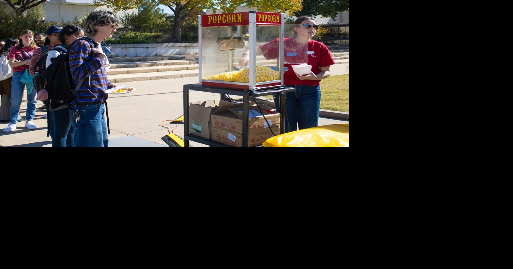 University Programs celebrates fall in annual UofA festival ...