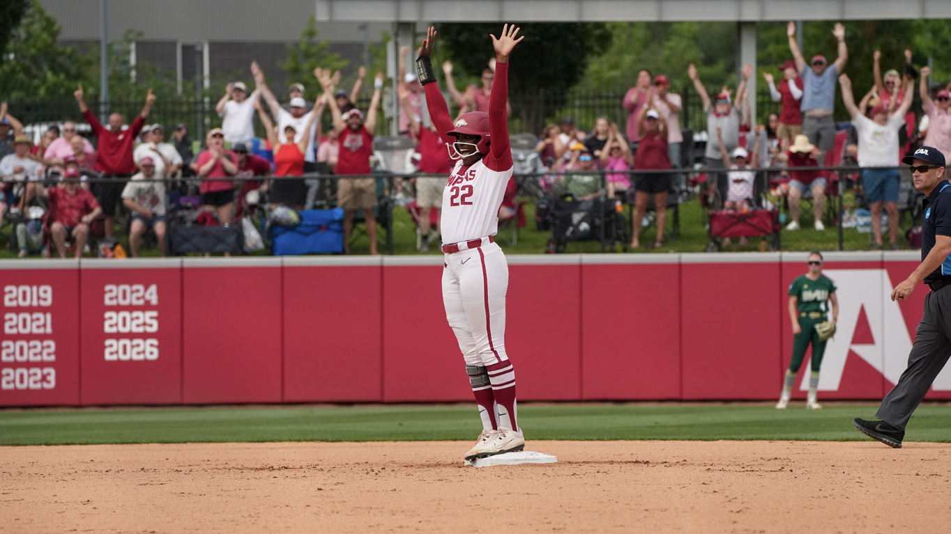 Razorbacks sweep through Fayetteville Regional in record-breaking ...