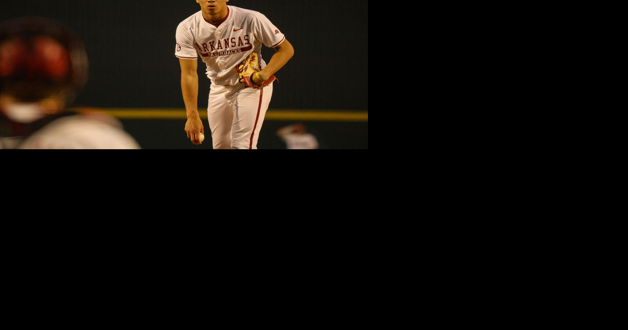 Arkansas cruises past Oral Roberts