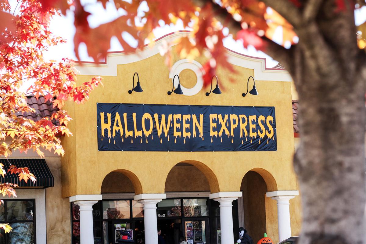 Halloween Costumes Cause Controversy The Companion Uatrav Com