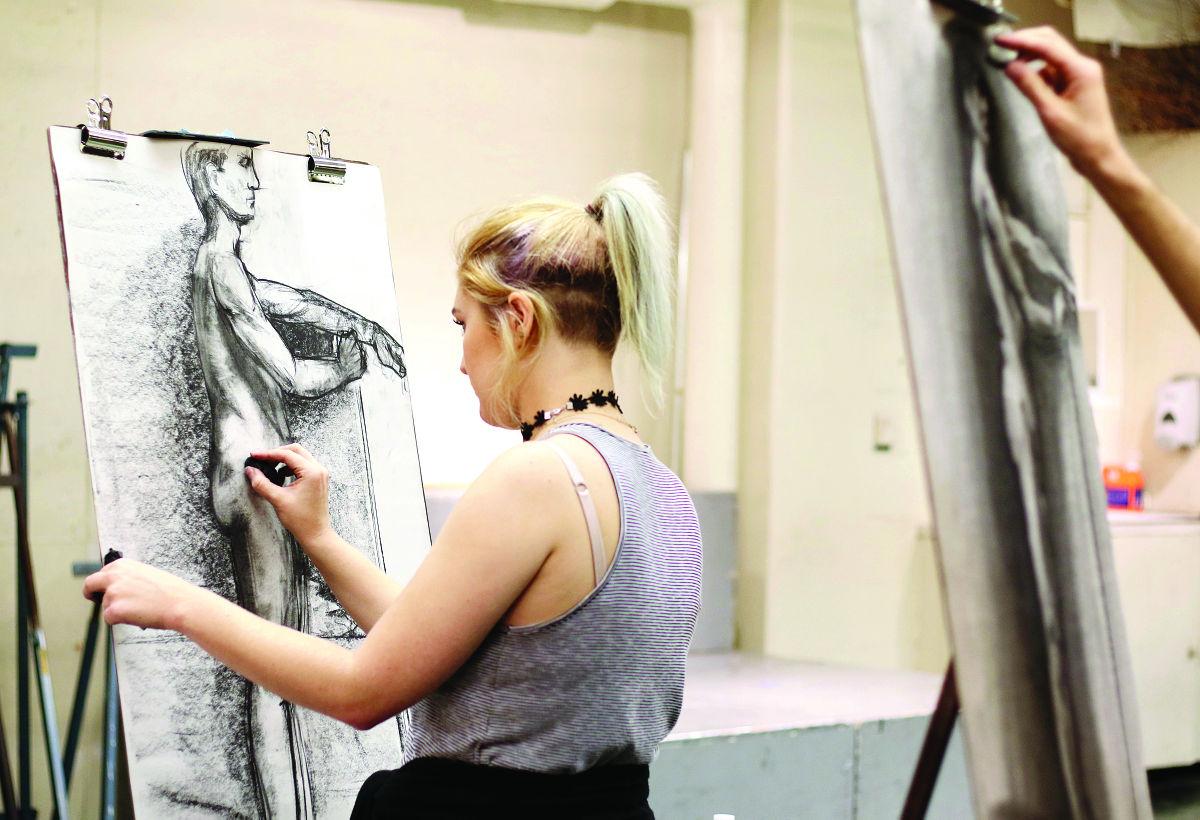 Student Artists Draw Nude Models For Class The Companion