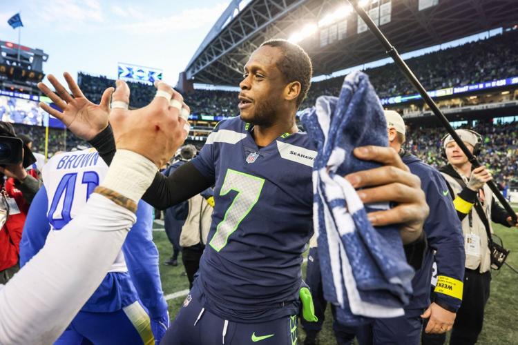 Smith signing new contract a 'great day' for Seahawks