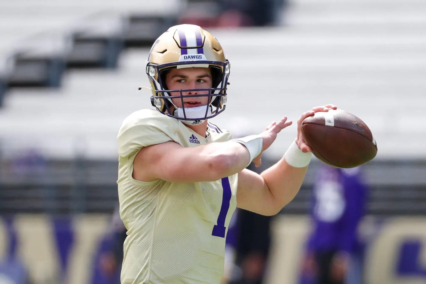 November 13, 2021: University of Washington Sam Huard during