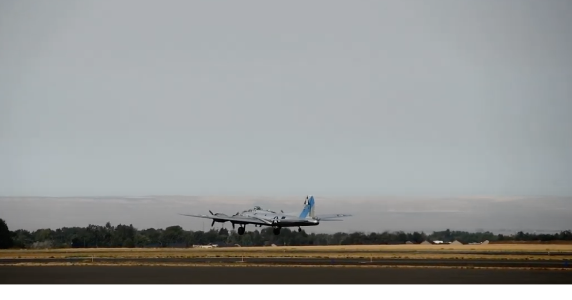 VIDEO B17 in flight at Walla Walla Regional Airport
