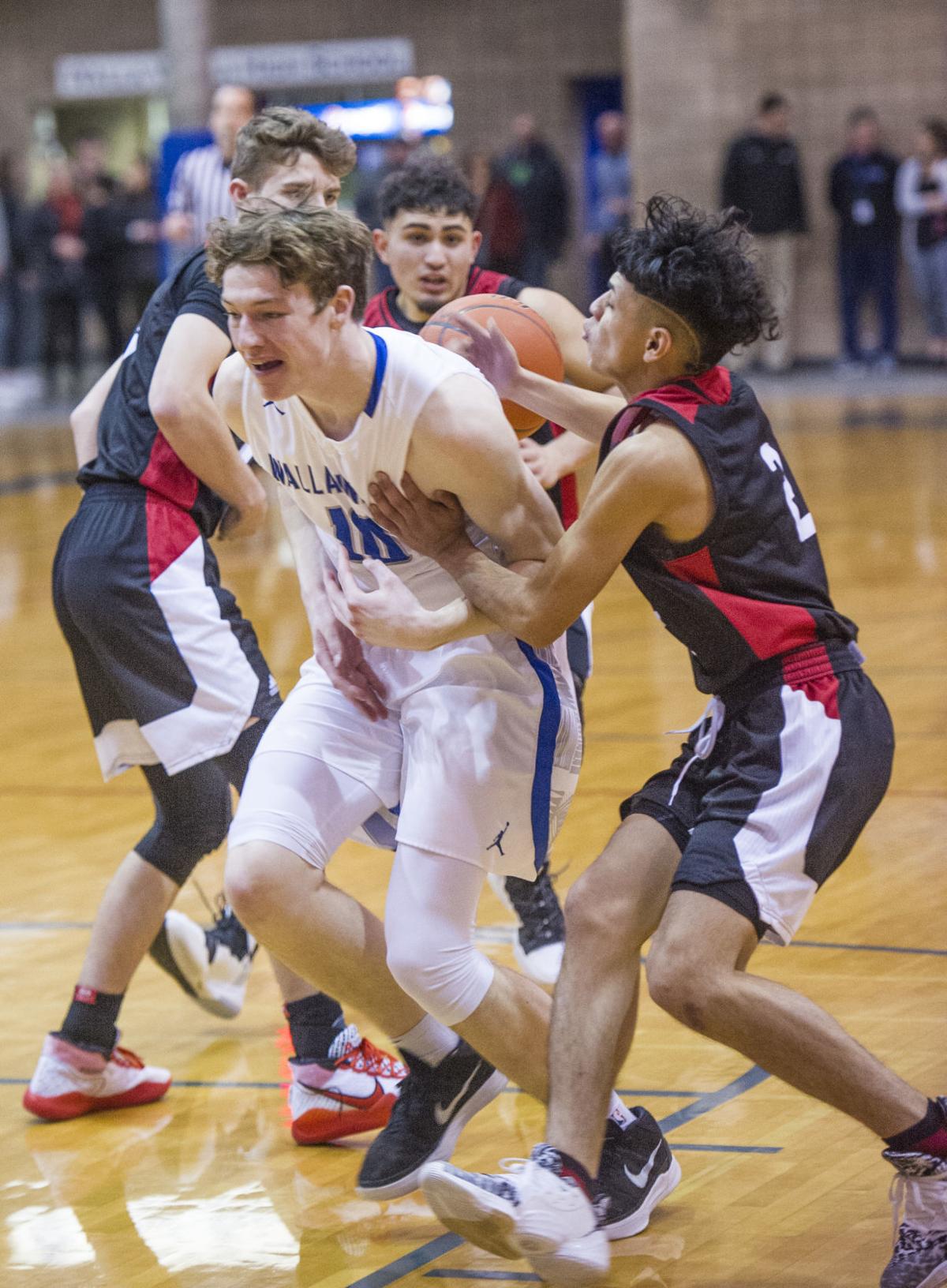 Berg Era Begins With Convincing 72 52 Win Over Sunnyside Walla