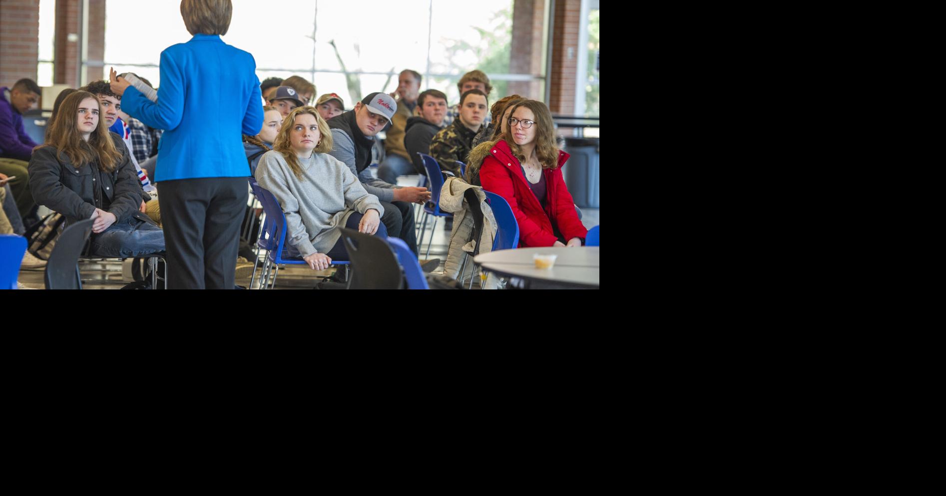 Cathy McMorris Rodgers discusses TikTok, internet connection with Walla Walla High School students | Education