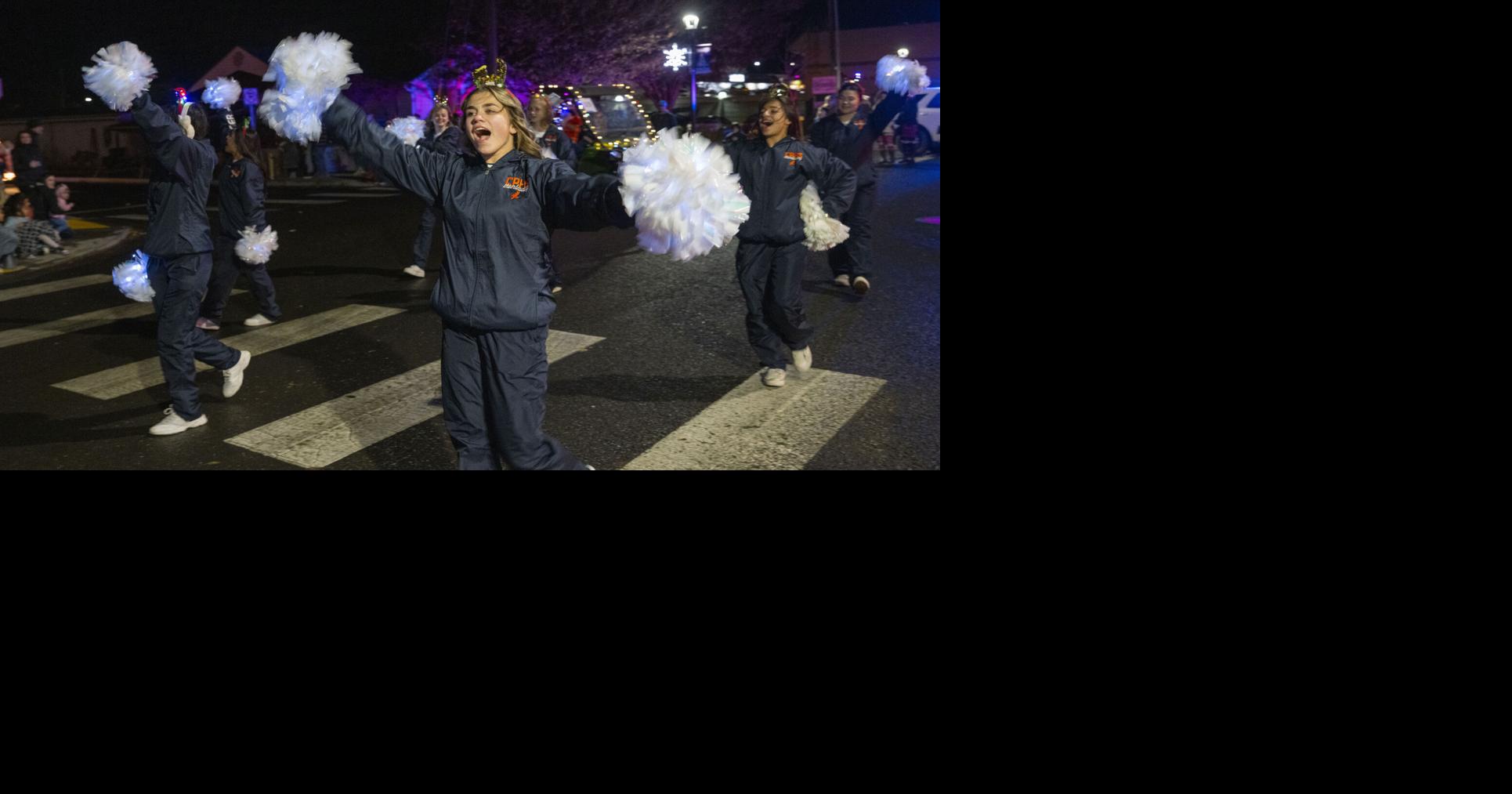 The 2023 College Place Parade of Lights | Photos | union-bulletin.com