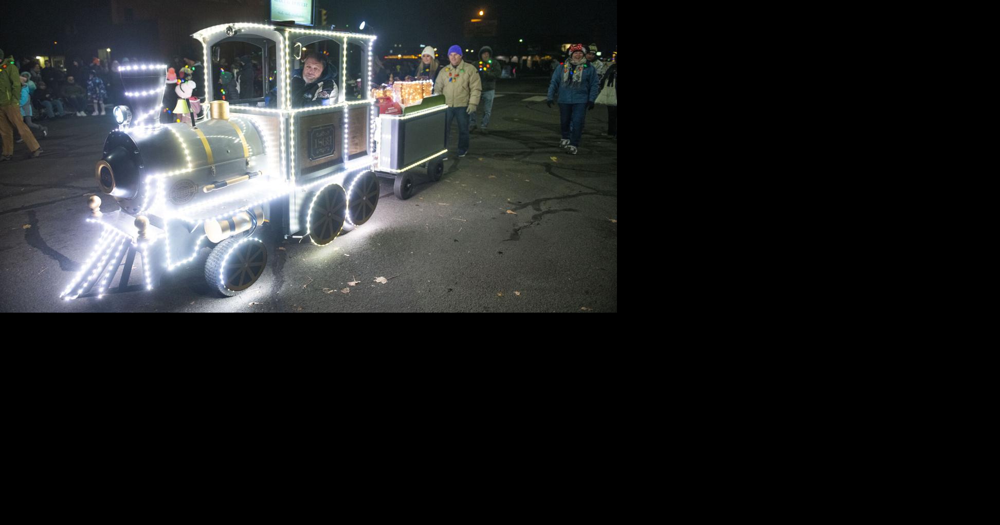 Holiday Parade Of Lights 2022 Photos