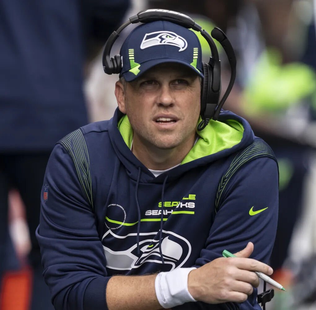 Shane Waldron: Seahawks will keep their quarterback plan 'in-house'