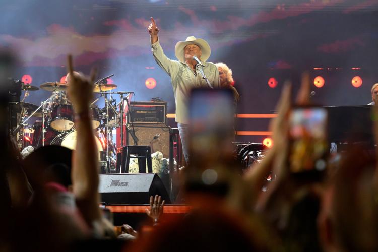 Inside country legend Alan Jackson's triumphant finale concert | National |  union-bulletin.com