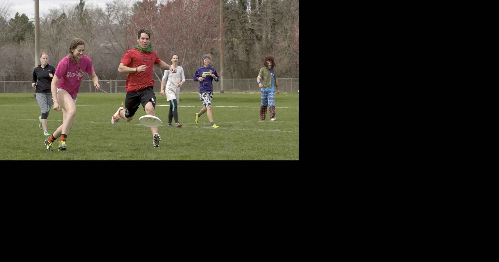 Hundreds compete in annual disc tournament | Local | union-bulletin.com