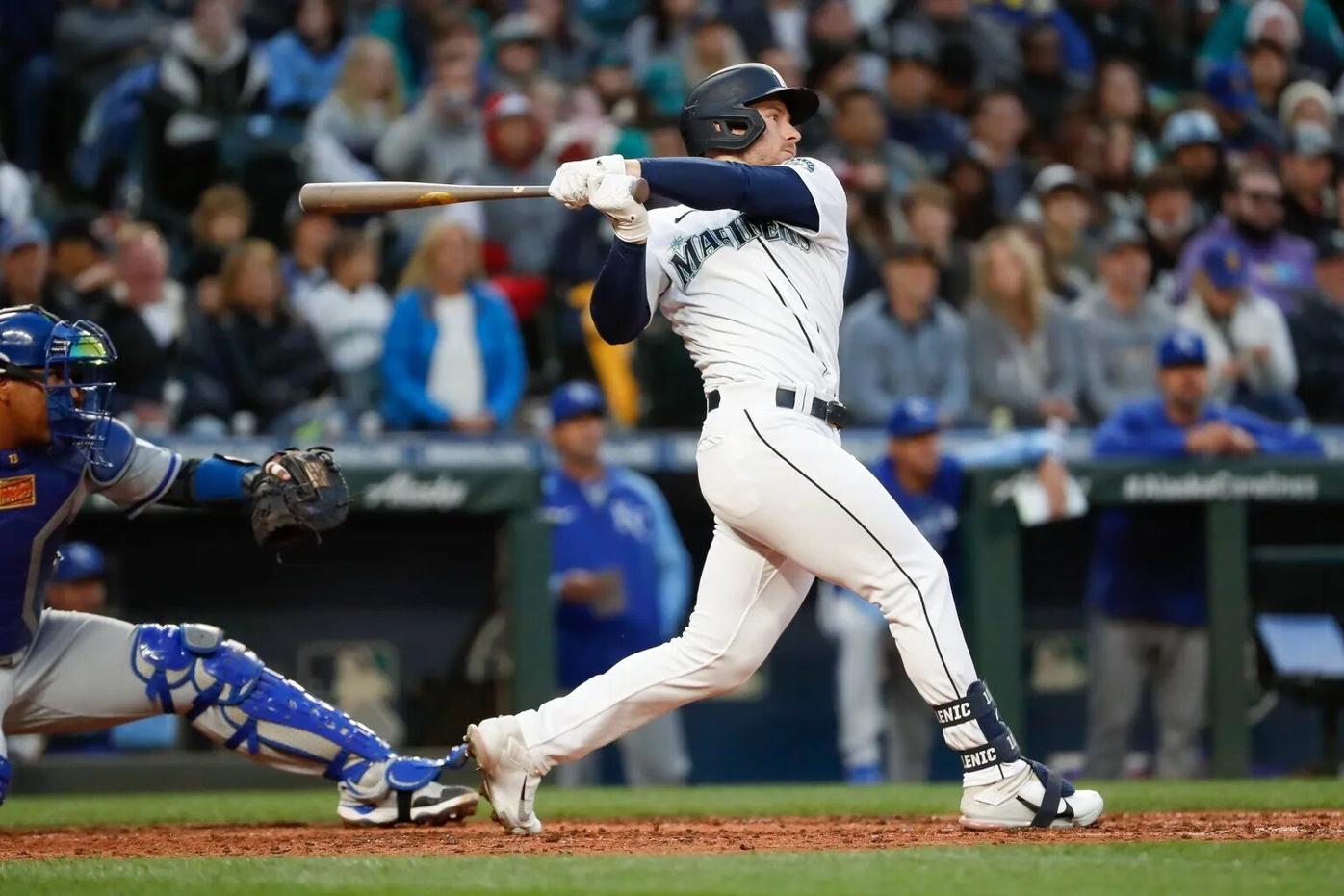 Mariners' Jesse Winker to IL ahead of playoffs; Taylor Trammell