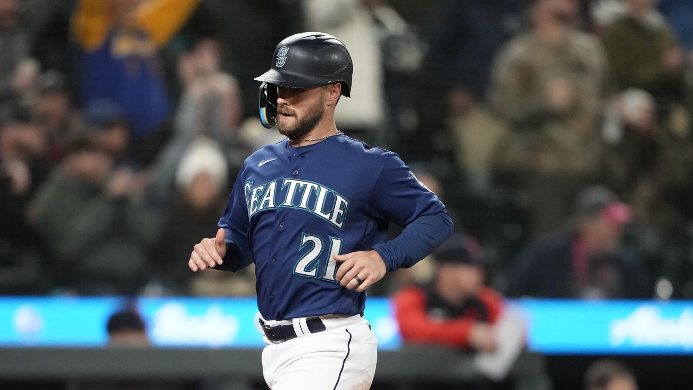 Mariners send Kyle Lewis to D-backs for Cooper Hummel