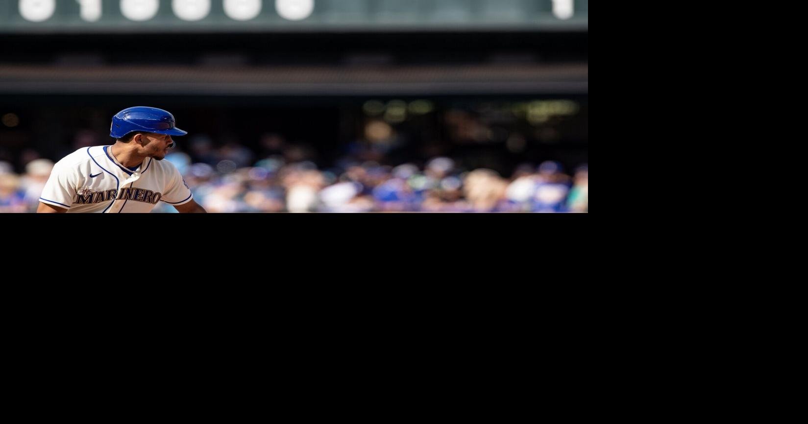 Mariners' Teoscar Hernandez extends MLB's longest active on-base streak