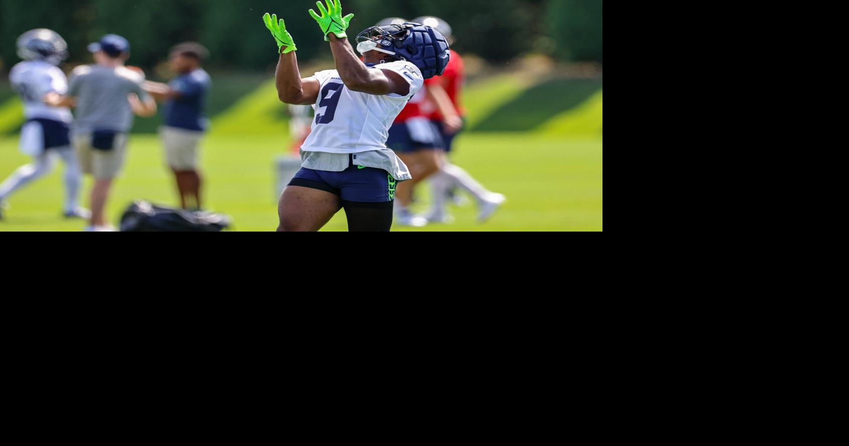 Seahawks running back group takes another hit as rookie Kenny McIntosh  sprains knee