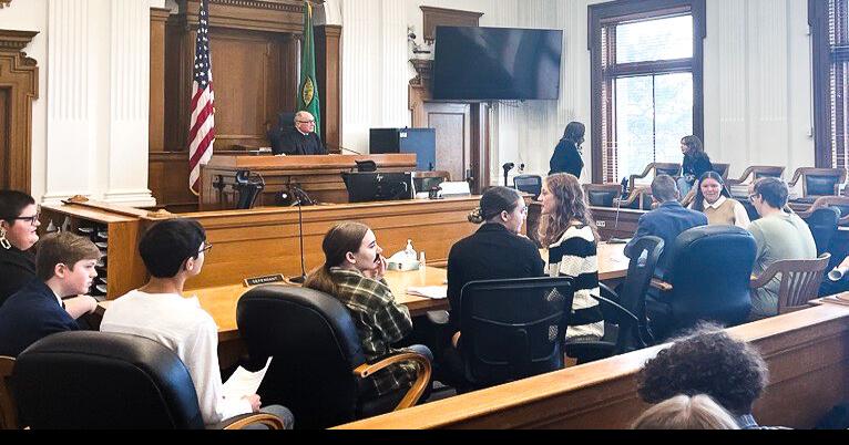 College Place students fill Walla Walla courtroom for mock murder trial