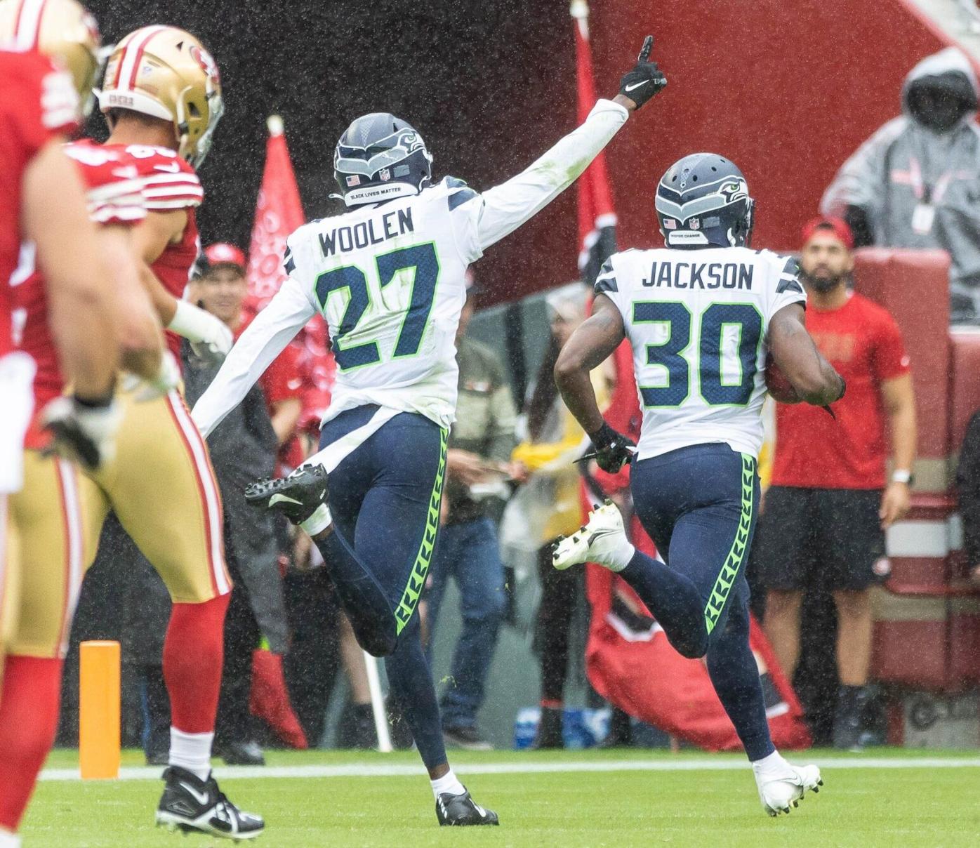 Reporter Bob Condotta grades the Seahawks' Week 15 loss to the 49ers