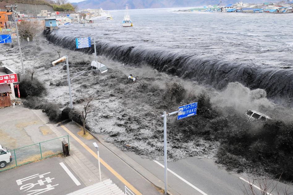 2011 Japan earthquake, tsunami wreaking havoc |  News