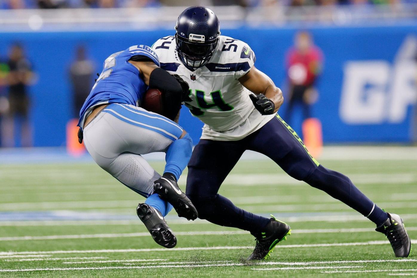 Kenneth Walker III sparks Seahawks in second half as Seattle pulls away to  beat Carolina 37-27