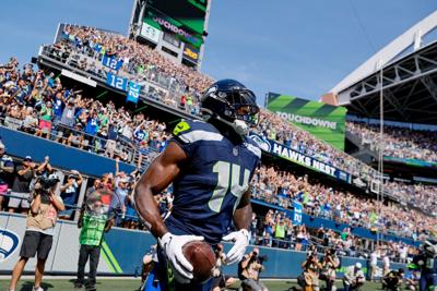 Seahawks-Panthers GameCenter: Live updates, highlights, how to watch, stream  Week 3