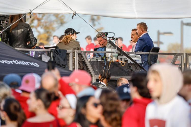 Husky fans experience Big Ten football — and ‘College GameDay’ — in ...